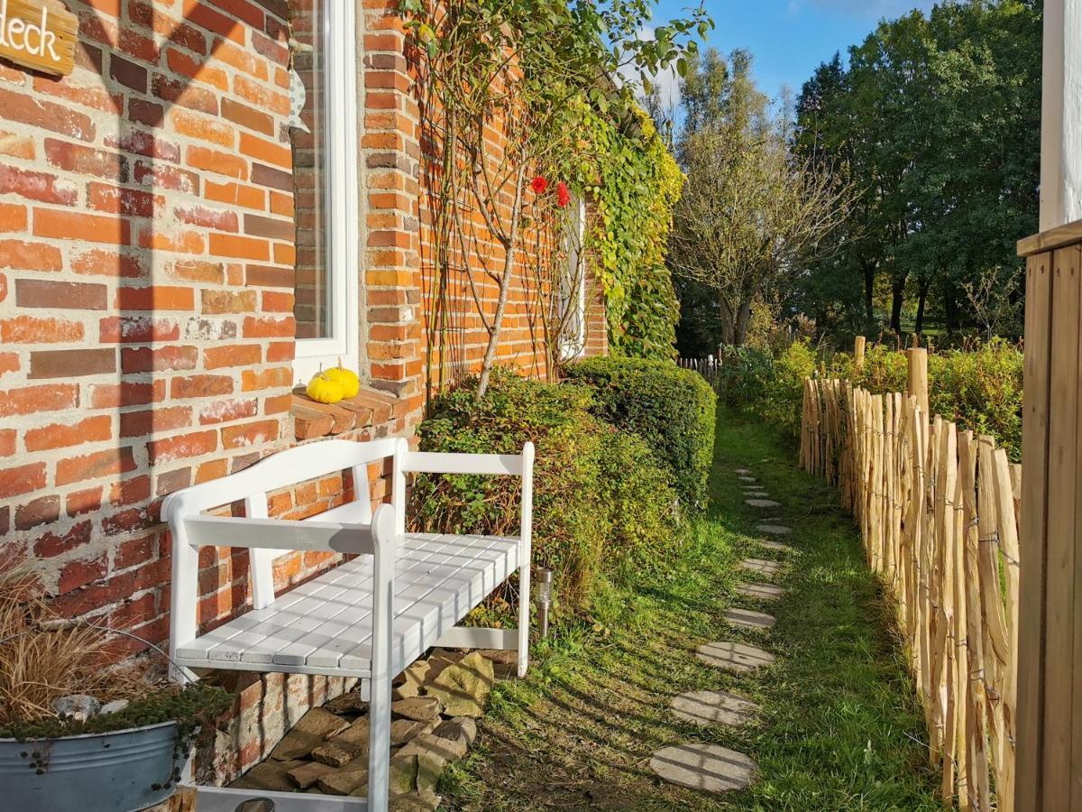 Ferienglueck An Der Nordsee Buche Deine Erdgeschoss-Ferienwohnung Mit Kamin Terrasse Und Eingezaeuntem Garten Fuer Unvergessliche Auszeiten Altfunnixsiel Bagian luar foto