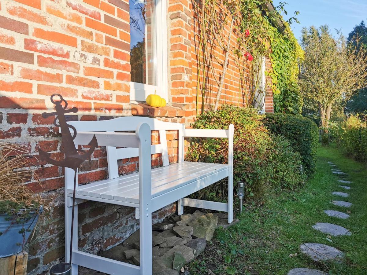 Ferienglueck An Der Nordsee Buche Deine Erdgeschoss-Ferienwohnung Mit Kamin Terrasse Und Eingezaeuntem Garten Fuer Unvergessliche Auszeiten Altfunnixsiel Bagian luar foto