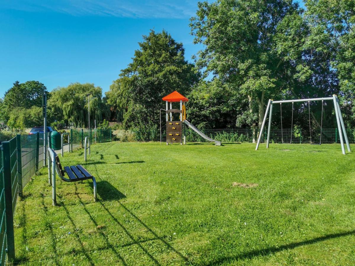 Ferienglueck An Der Nordsee Buche Deine Erdgeschoss-Ferienwohnung Mit Kamin Terrasse Und Eingezaeuntem Garten Fuer Unvergessliche Auszeiten Altfunnixsiel Bagian luar foto