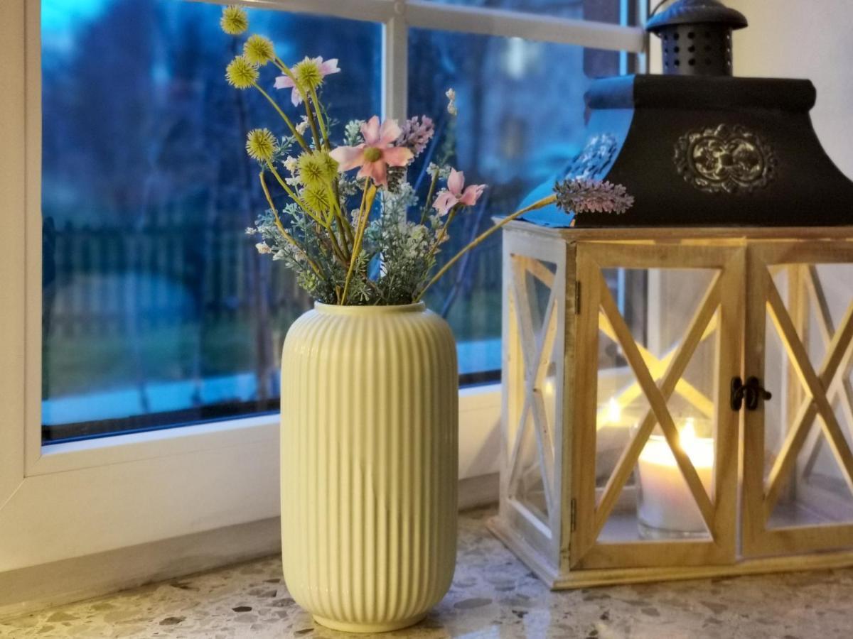 Ferienglueck An Der Nordsee Buche Deine Erdgeschoss-Ferienwohnung Mit Kamin Terrasse Und Eingezaeuntem Garten Fuer Unvergessliche Auszeiten Altfunnixsiel Bagian luar foto