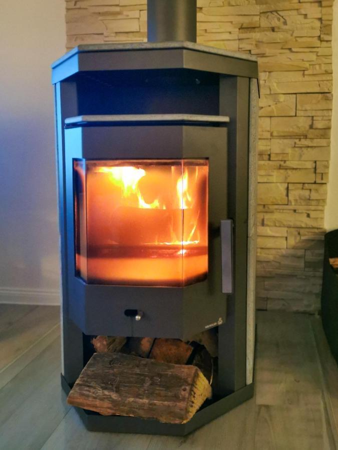 Ferienglueck An Der Nordsee Buche Deine Erdgeschoss-Ferienwohnung Mit Kamin Terrasse Und Eingezaeuntem Garten Fuer Unvergessliche Auszeiten Altfunnixsiel Bagian luar foto