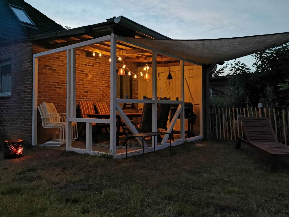 Ferienglueck An Der Nordsee Buche Deine Erdgeschoss-Ferienwohnung Mit Kamin Terrasse Und Eingezaeuntem Garten Fuer Unvergessliche Auszeiten Altfunnixsiel Bagian luar foto