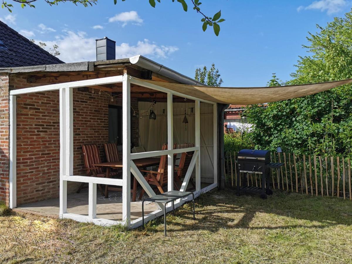 Ferienglueck An Der Nordsee Buche Deine Erdgeschoss-Ferienwohnung Mit Kamin Terrasse Und Eingezaeuntem Garten Fuer Unvergessliche Auszeiten Altfunnixsiel Bagian luar foto