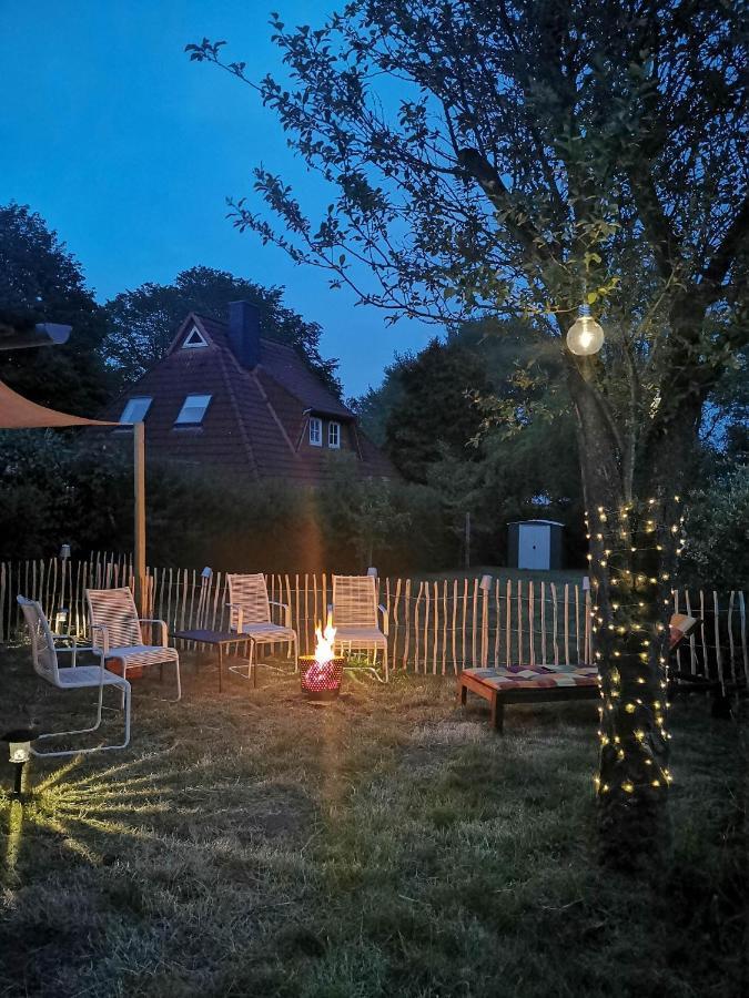 Ferienglueck An Der Nordsee Buche Deine Erdgeschoss-Ferienwohnung Mit Kamin Terrasse Und Eingezaeuntem Garten Fuer Unvergessliche Auszeiten Altfunnixsiel Bagian luar foto