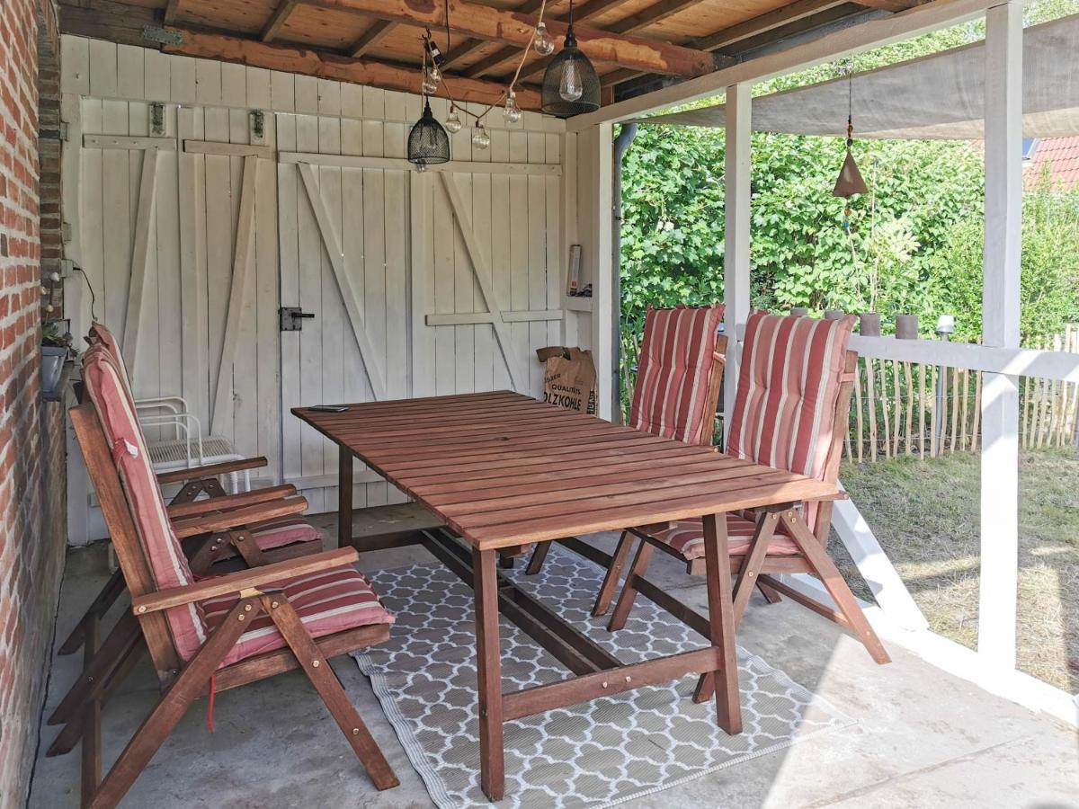 Ferienglueck An Der Nordsee Buche Deine Erdgeschoss-Ferienwohnung Mit Kamin Terrasse Und Eingezaeuntem Garten Fuer Unvergessliche Auszeiten Altfunnixsiel Bagian luar foto